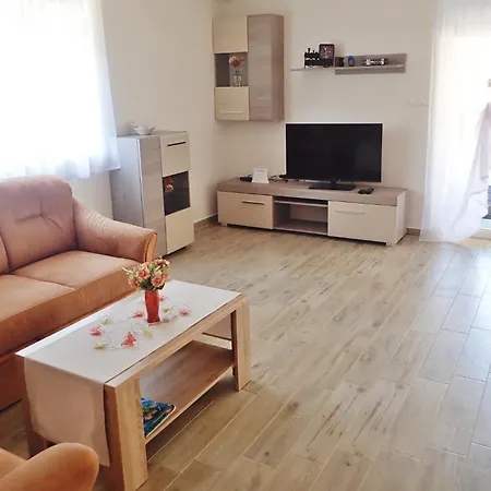 Appartement With Parking Space Starigrad, Paklenica - 25547 Starigrad Paklenica